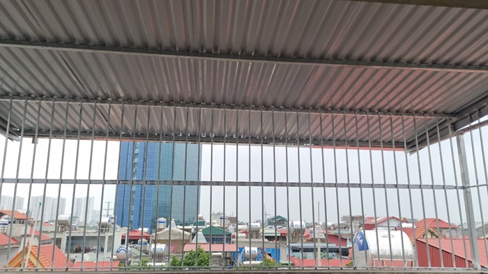 sửa mái tôn khung sắt sân thượng