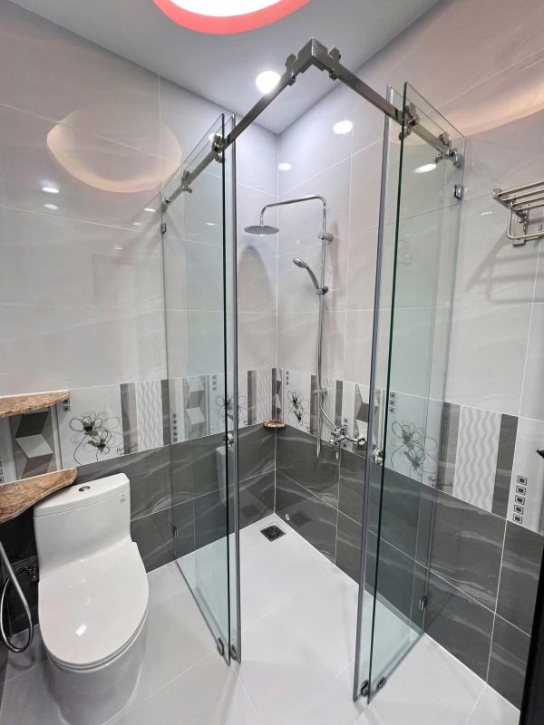 vách kính nhà tắm cao cấp